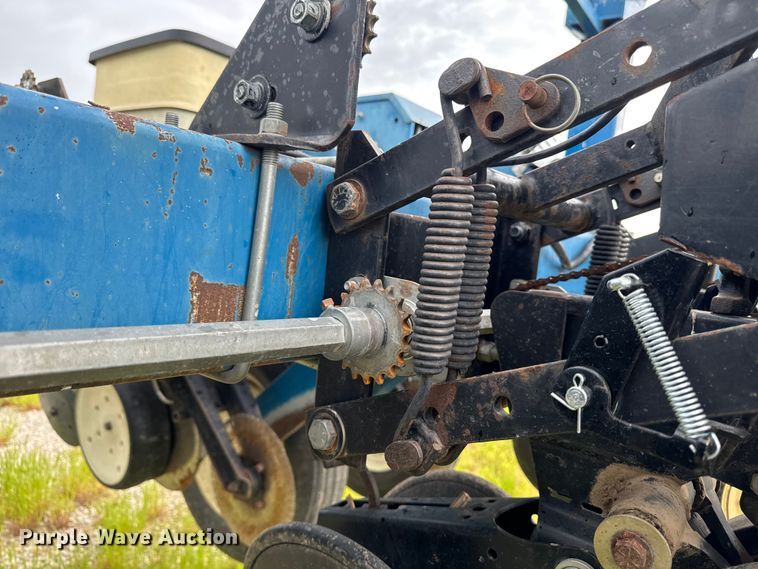 image for item ER0490 Kinze 2600 planter