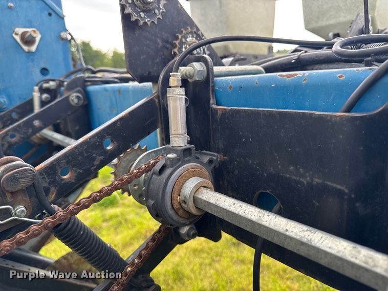 image for item ER0490 Kinze 2600 planter