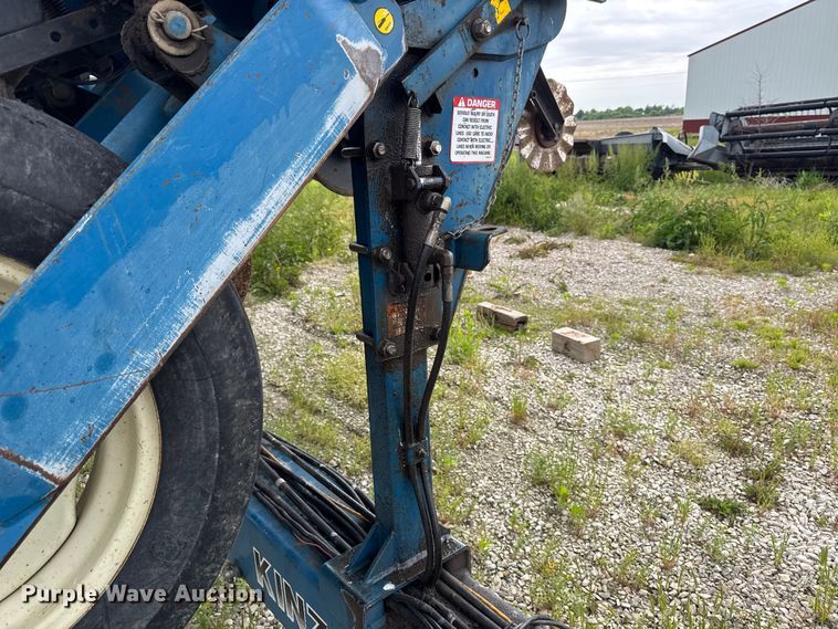 image for item ER0490 Kinze 2600 planter