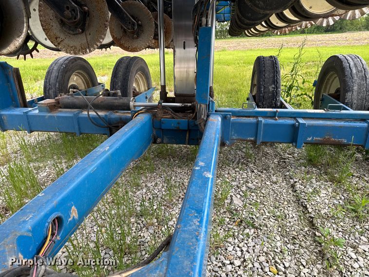image for item ER0490 Kinze 2600 planter