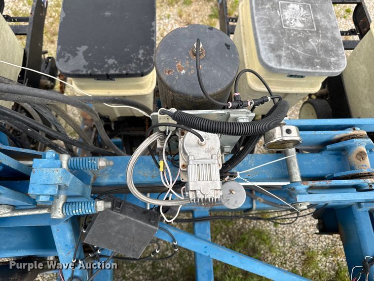 image for item ER0490 Kinze 2600 planter
