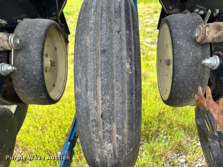 image for item ER0490 Kinze 2600 planter