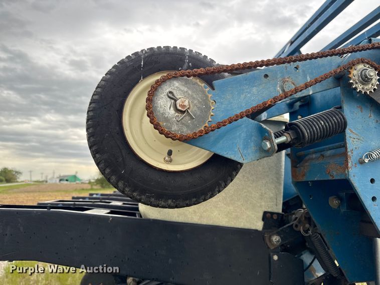 image for item ER0490 Kinze 2600 planter
