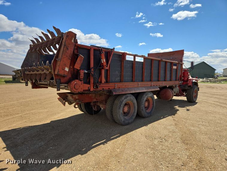 image for item ER1524 1989 Mack DM690S manure spreader truck