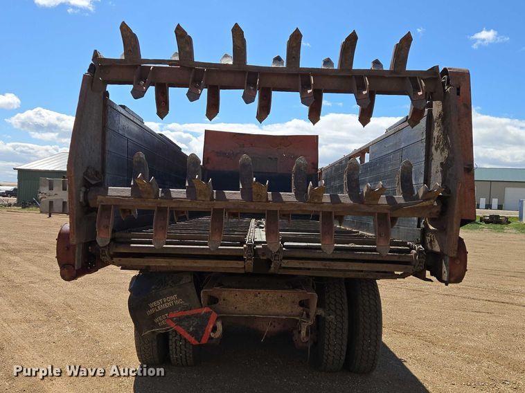 image for item ER1524 1989 Mack DM690S manure spreader truck