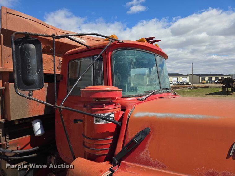 image for item ER1524 1989 Mack DM690S manure spreader truck