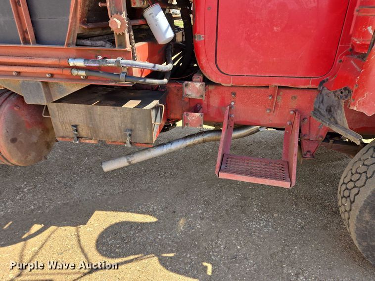 image for item ER1524 1989 Mack DM690S manure spreader truck
