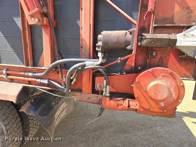 image for item ER1524 1989 Mack DM690S manure spreader truck