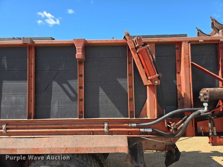 image for item ER1524 1989 Mack DM690S manure spreader truck