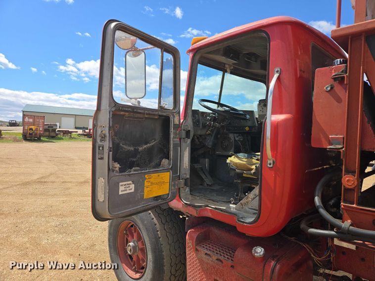 image for item ER1524 1989 Mack DM690S manure spreader truck