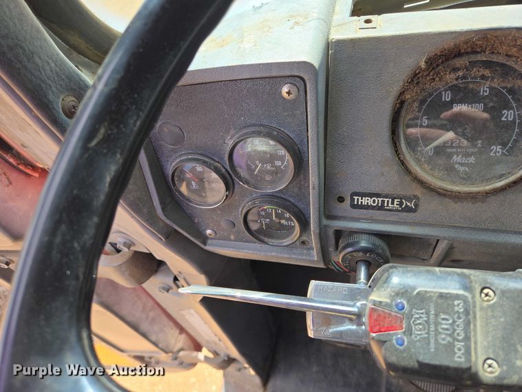 image for item ER1524 1989 Mack DM690S manure spreader truck