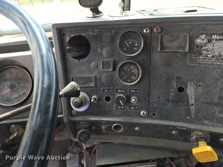 image for item ER1524 1989 Mack DM690S manure spreader truck