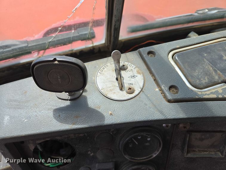 image for item ER1524 1989 Mack DM690S manure spreader truck