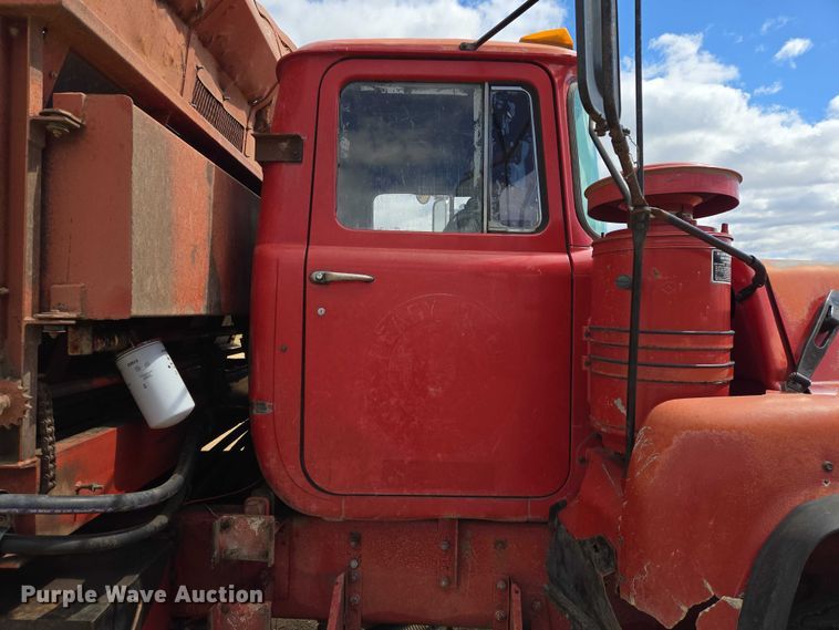 image for item ER1524 1989 Mack DM690S manure spreader truck