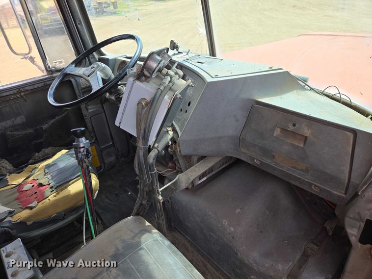 image for item ER1524 1989 Mack DM690S manure spreader truck
