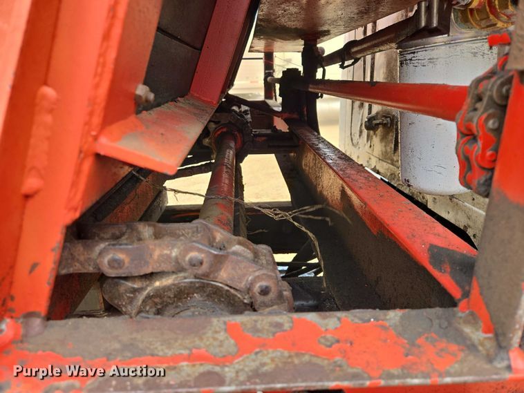 image for item ER1525 1991 International 8200 manure spreader truck