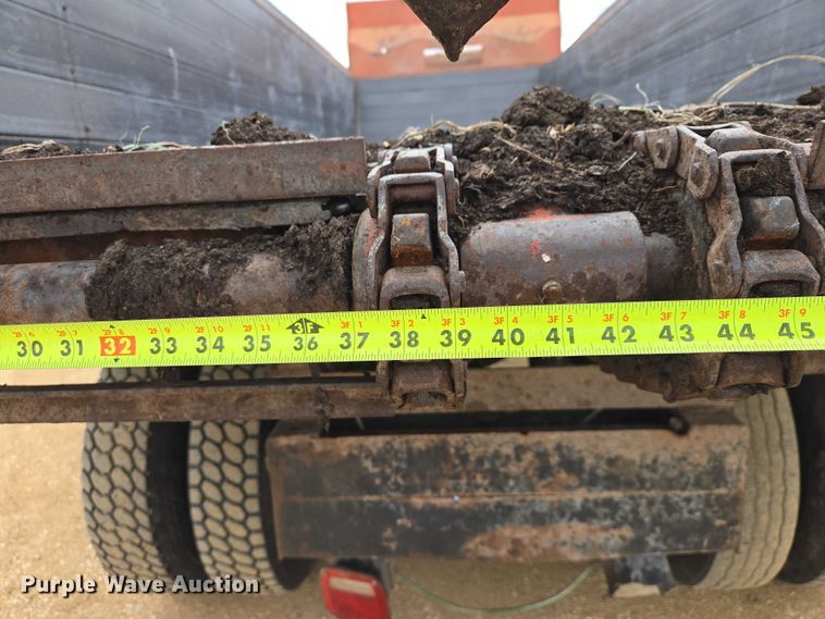image for item ER1525 1991 International 8200 manure spreader truck