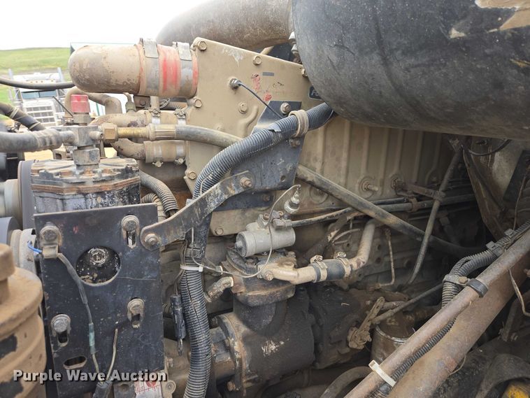 image for item ER1525 1991 International 8200 manure spreader truck