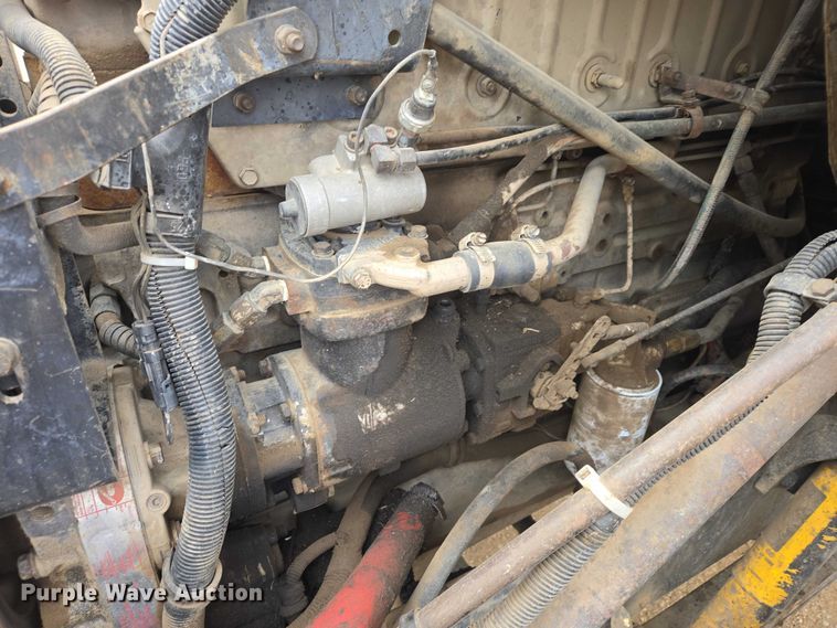 image for item ER1525 1991 International 8200 manure spreader truck