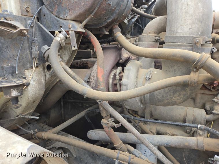 image for item ER1525 1991 International 8200 manure spreader truck