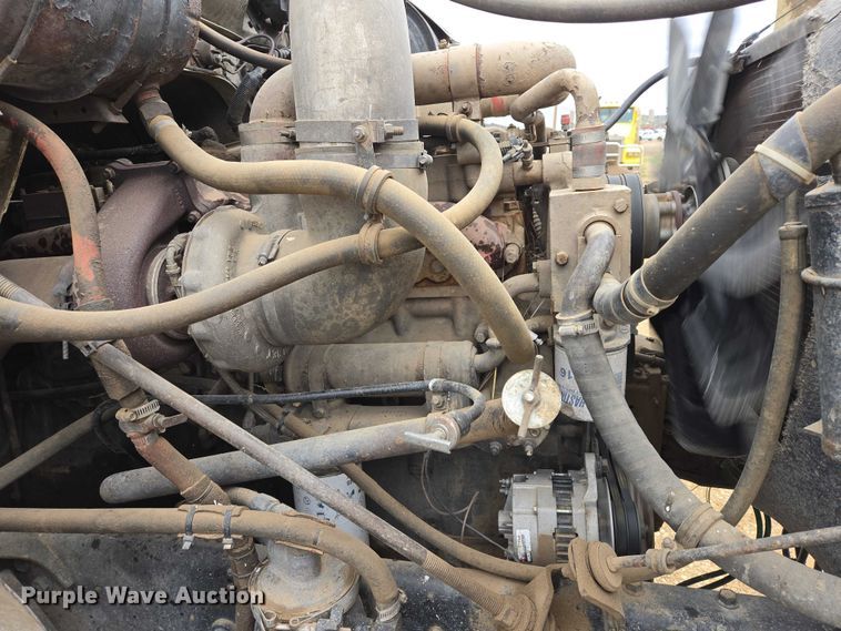 image for item ER1525 1991 International 8200 manure spreader truck