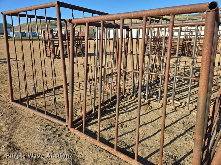 image for item ER1536 (6) hay bale feeders