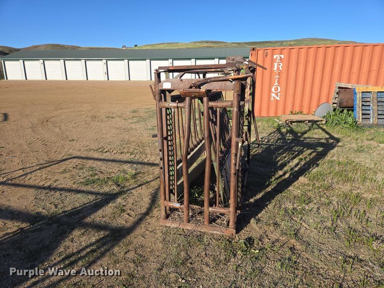 image for item ER1539 KW Manufacturing HG-3 squeeze chute