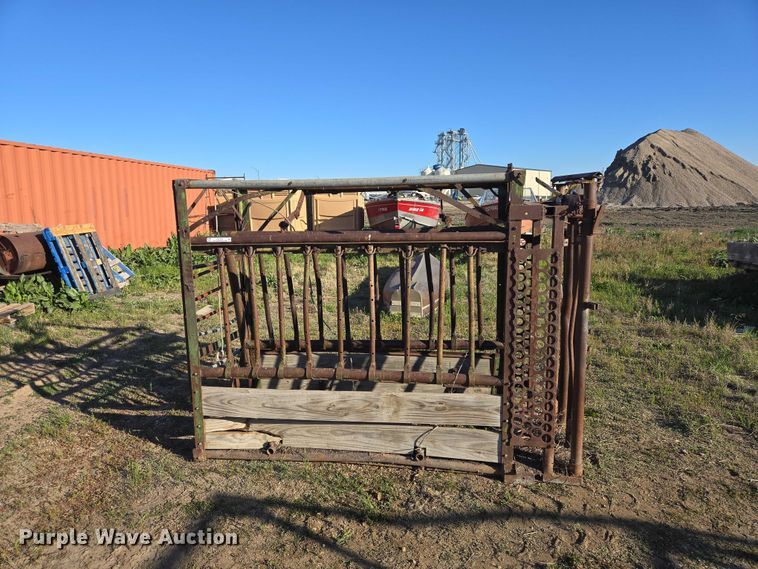 image for item ER1539 KW Manufacturing HG-3 squeeze chute