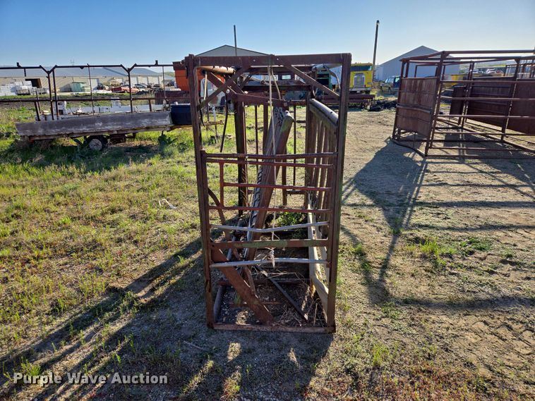 image for item ER1539 KW Manufacturing HG-3 squeeze chute