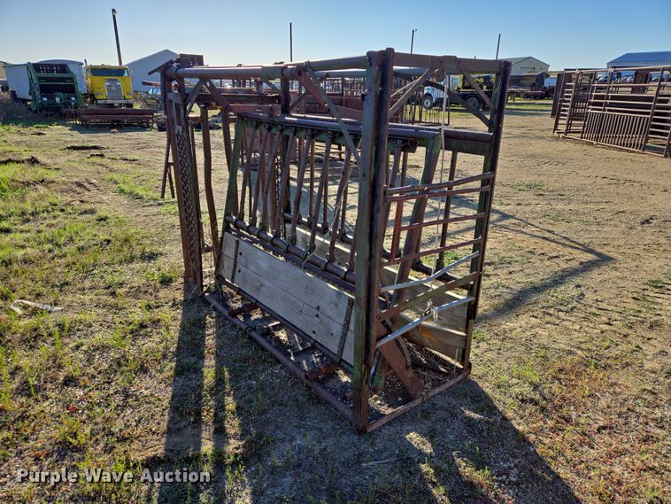 image for item ER1539 KW Manufacturing HG-3 squeeze chute