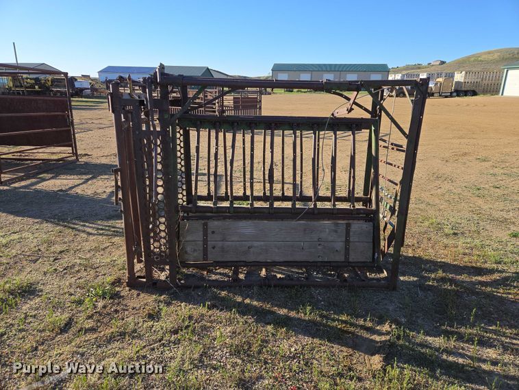 image for item ER1539 KW Manufacturing HG-3 squeeze chute