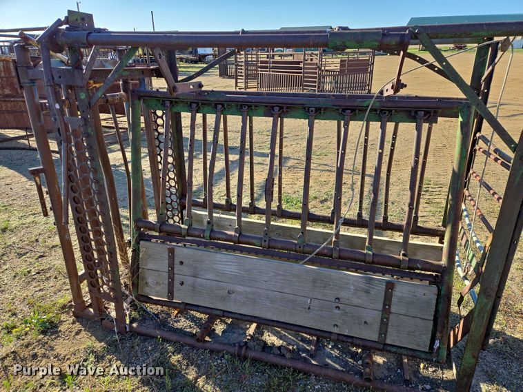 image for item ER1539 KW Manufacturing HG-3 squeeze chute