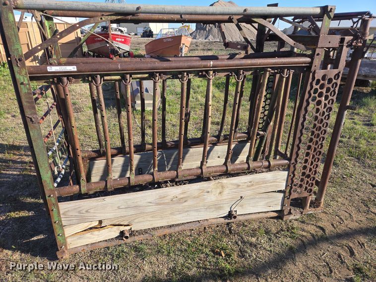 image for item ER1539 KW Manufacturing HG-3 squeeze chute