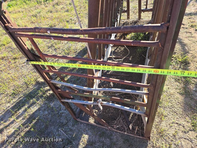 image for item ER1539 KW Manufacturing HG-3 squeeze chute