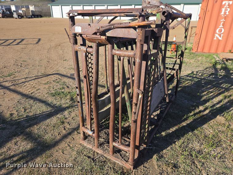 image for item ER1539 KW Manufacturing HG-3 squeeze chute