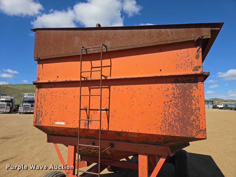 image for item ER1555 Gravity wagon