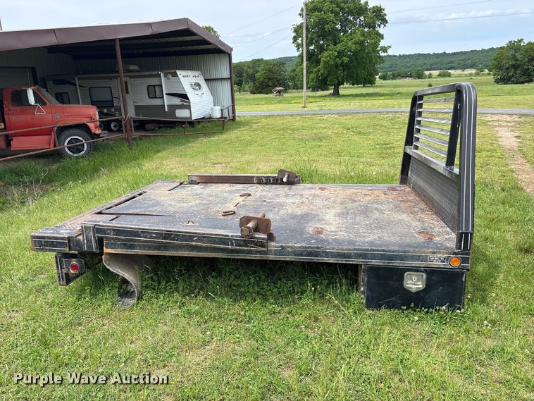 image for item ES8984 Butler hydraulic bale bed