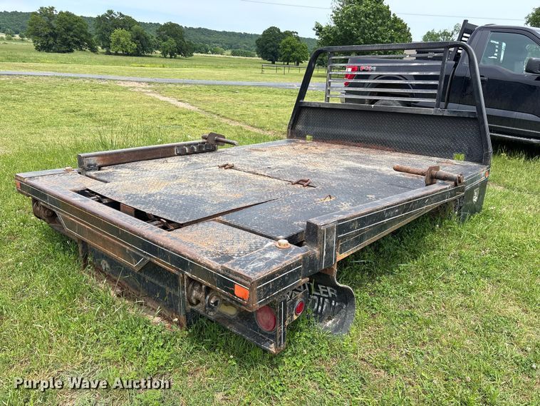 image for item ES8984 Butler hydraulic bale bed