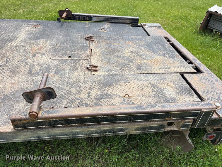 image for item ES8984 Butler hydraulic bale bed