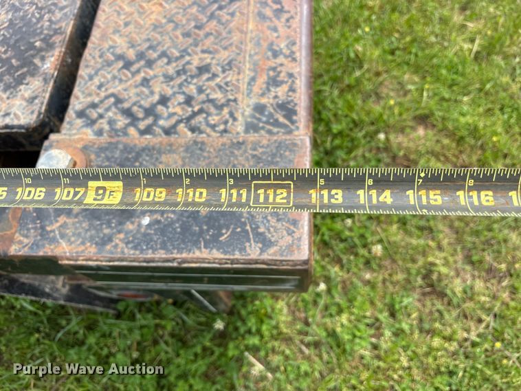 image for item ES8984 Butler hydraulic bale bed