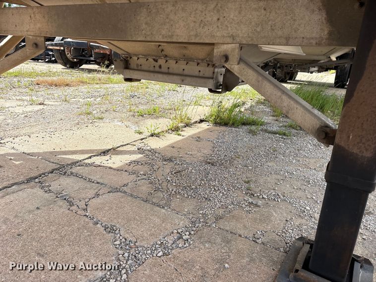 image for item ET2056 2016 Wilson DWH-500 grain trailer