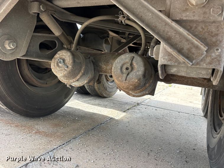 image for item ET2056 2016 Wilson DWH-500 grain trailer