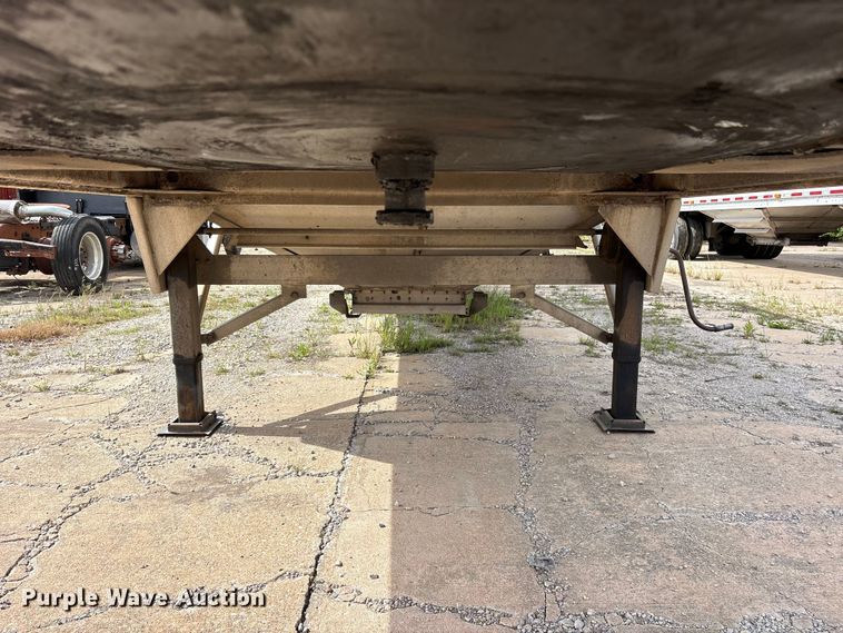 image for item ET2056 2016 Wilson DWH-500 grain trailer