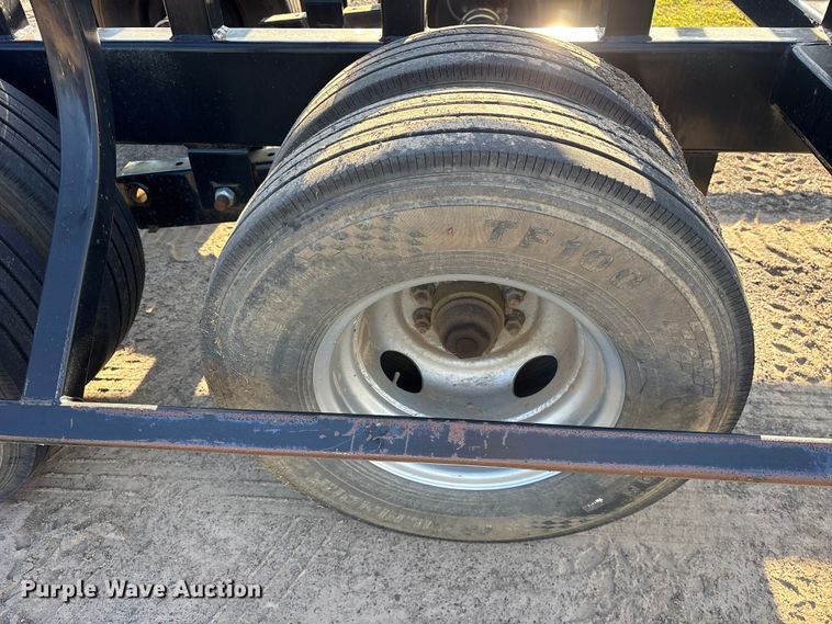image for item ET2078 Industrias America 20X4 hay bale trailer