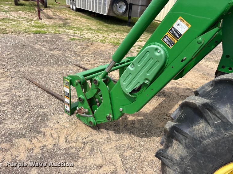 image for item ET2093 2014 John Deere 6115D MFWD tractor