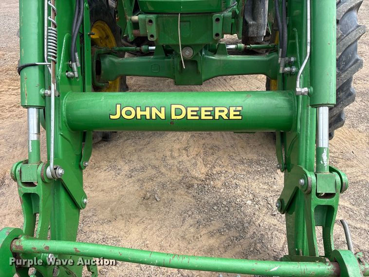 image for item ET2093 2014 John Deere 6115D MFWD tractor