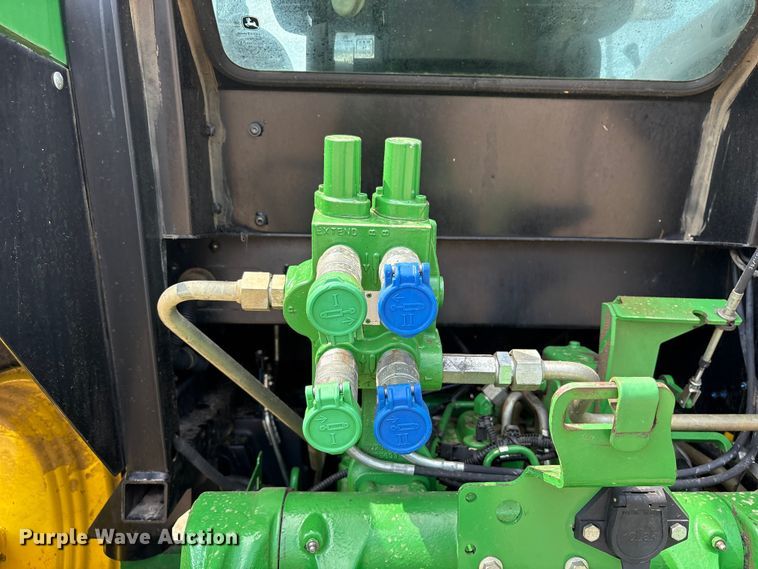 image for item ET2093 2014 John Deere 6115D MFWD tractor