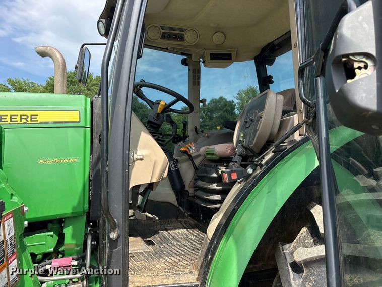 image for item ET2093 2014 John Deere 6115D MFWD tractor