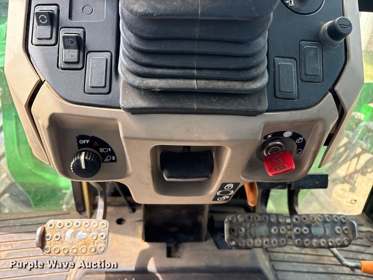 image for item ET2093 2014 John Deere 6115D MFWD tractor