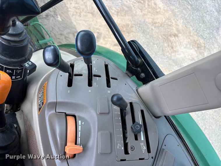 image for item ET2093 2014 John Deere 6115D MFWD tractor
